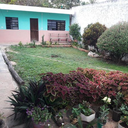 Hostal y temazcal Guemez Chichén-Itzá Exterior foto